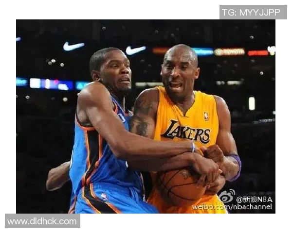 科比与足球巨星同台竞技展现体育精神与友谊的精彩瞬间