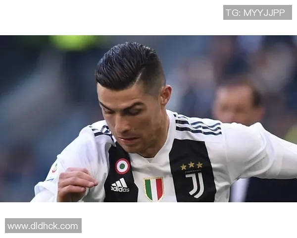 足球明星撩头发瞬间合集精彩视频回顾让你领略他们的魅力与风采