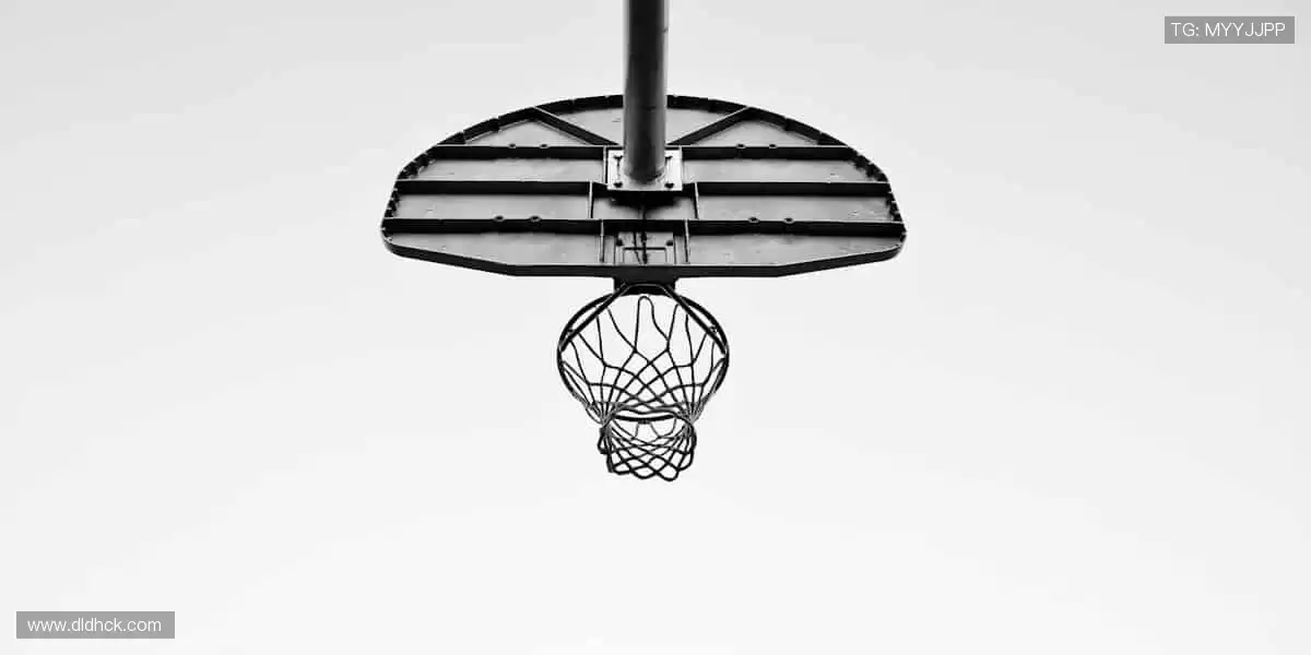 指尖掌控赛场，弹幕点燃激情！🎥